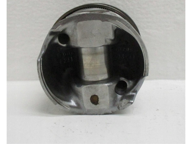 Píst    Audi A8 S8 D4 4H     