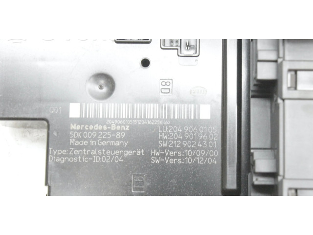 Pojistková skříňka A2049060105 Mercedes-Benz C W204 2012