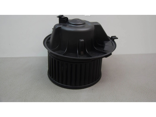 Вентилятор печки 1K1819015E Volkswagen Caddy