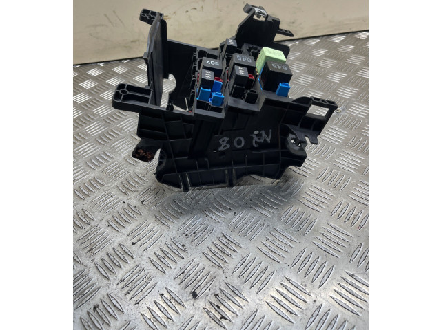 Блок предохранителей    Volkswagen Jetta VI    