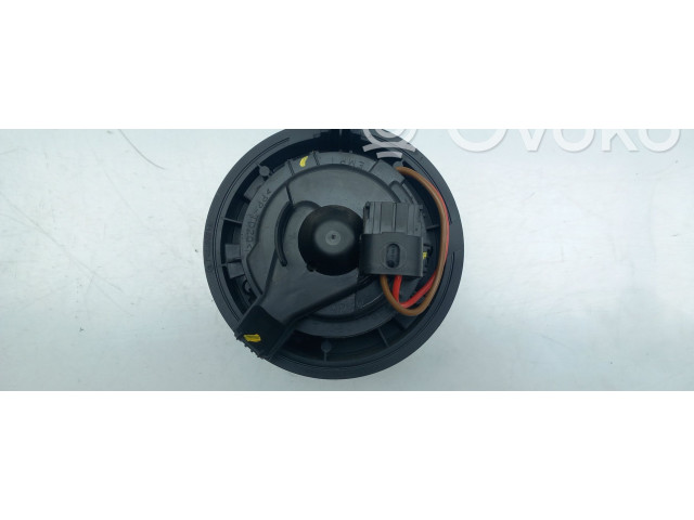 Вентилятор печки    T1020779F, T1020778J   Dacia Sandero