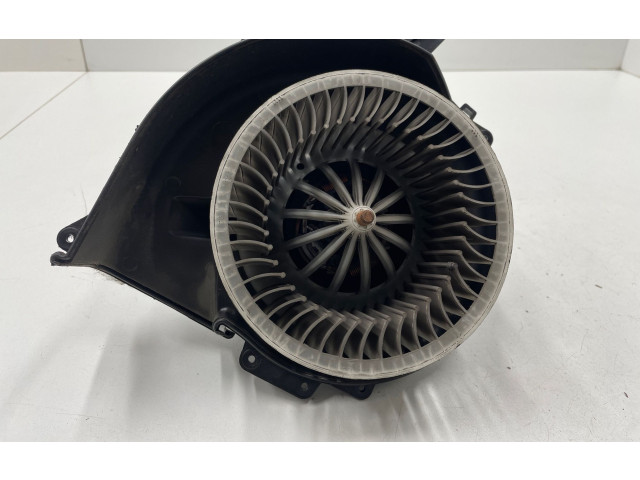 Вентилятор печки 6R1819015, Y1551 Skoda Rapid (NH)