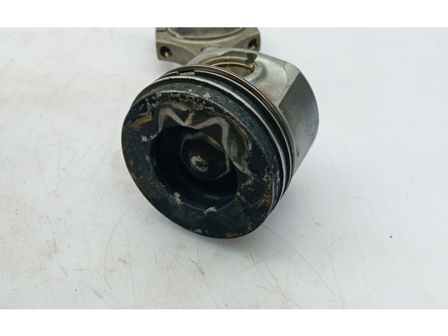 Píst    BMW M3 F80    N47 D20 C 