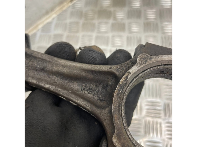 Píst 620 Mitsubishi Pajero pro naftový motor 2.8