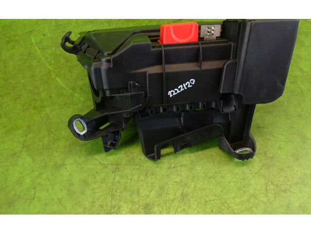   Pojistková skříňka    Infiniti Q30 2018