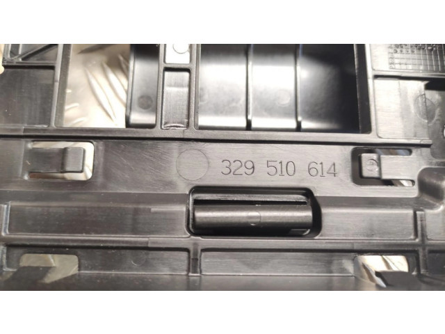 Другая деталь салона