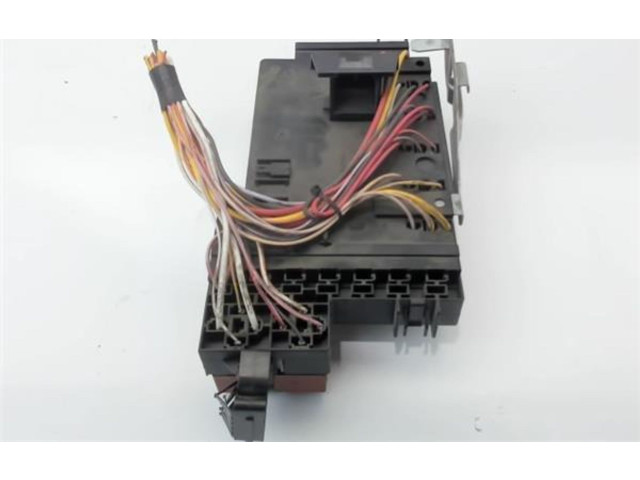 Блок предохранителей 8200031555 Renault Clio II