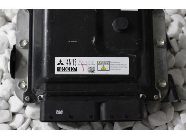 Блок управления двигателя Mitsubishi Carisma