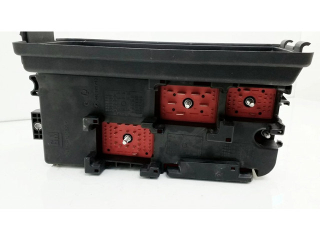 Pojistková skříňka 13112918, AK Opel Vectra C 2002