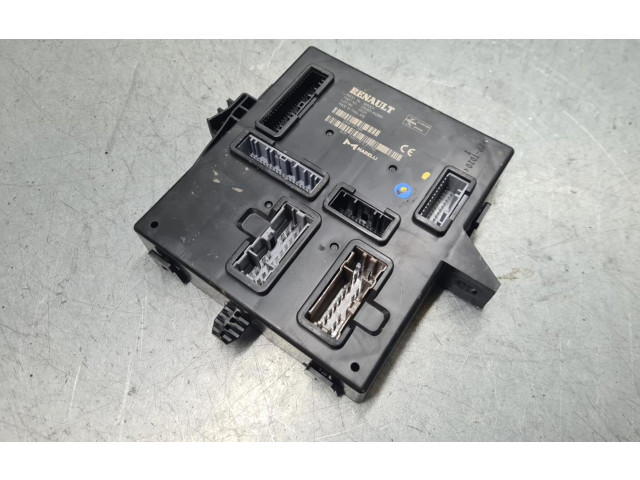 Блок комфорта 284B18138R, 0X29   Dacia Sandero   