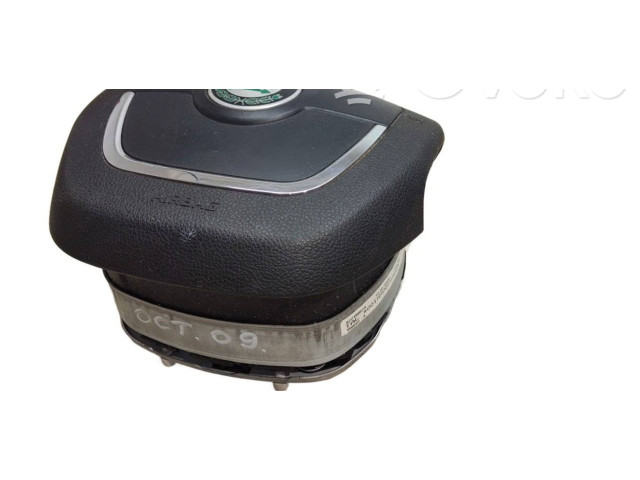 Подушка безопасности водителя 1Z0880201AH Skoda Octavia Mk2 (1Z)
