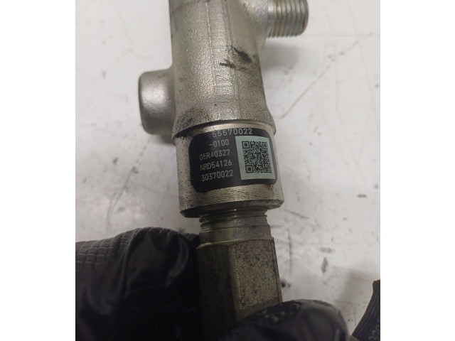 Vstřikovací lišta 55570022 Opel Zafira C