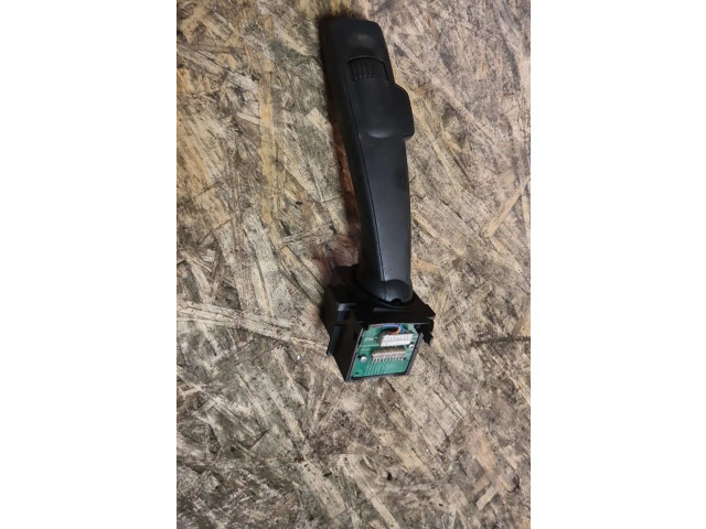 Ручка стеклоочистителей 31275360   Volvo V70