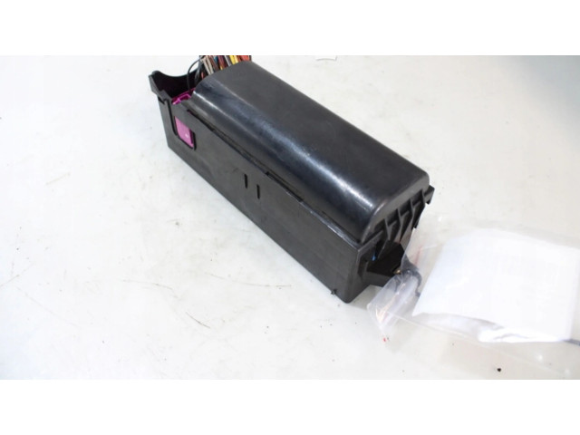 Блок предохранителей Skoda Fabia Mk2 (5J)