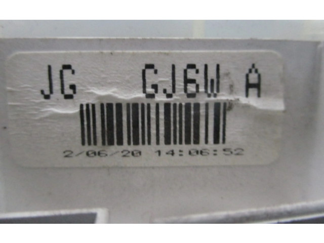 Панель приборов Mazda 626