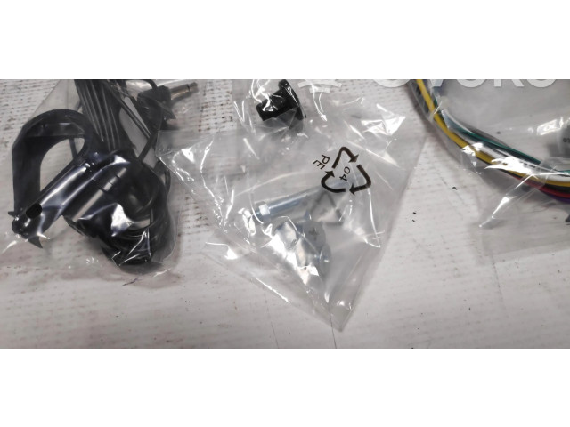 Дисплей       Mitsubishi L200