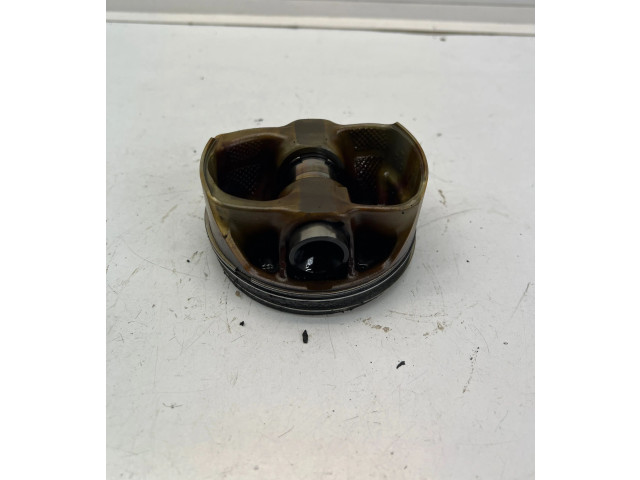 Píst A1570300517, A157030051764 Mercedes-Benz GLE AMG (W166 - C292) pro benzínový motor 6.3