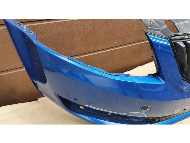 Передний бампер