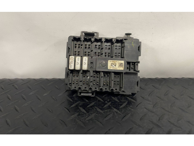 Блок предохранителей 15093837, 178605 Chevrolet Suburban