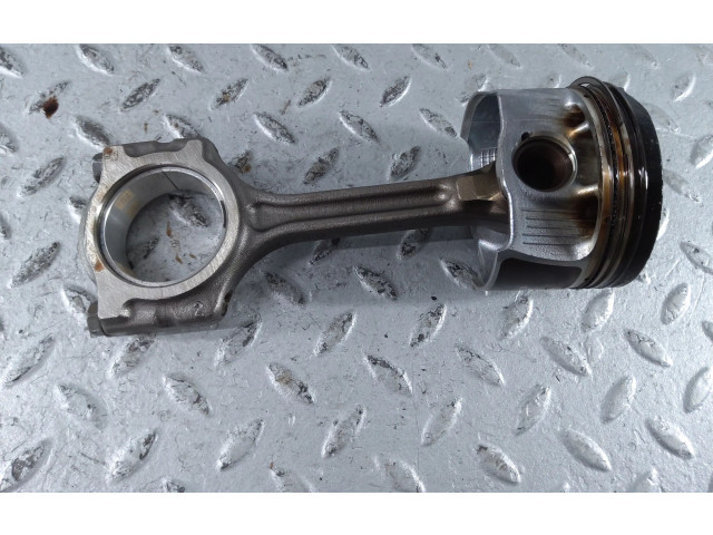  Поршень с шатуном  120103274R, 121003320R  Dacia Sandero III  