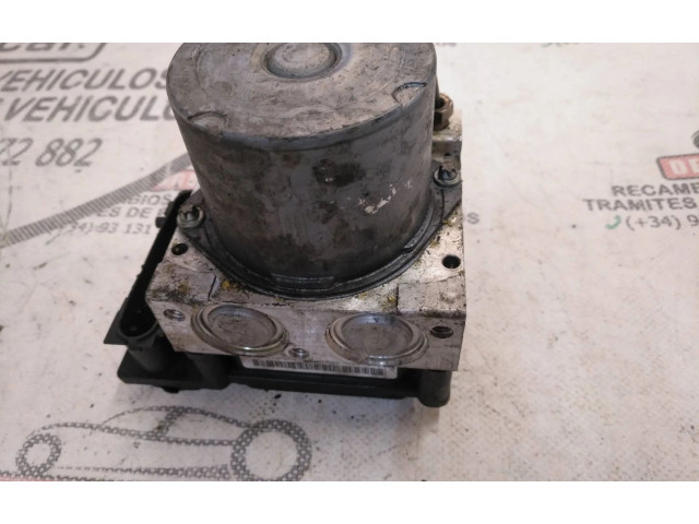 Jednotka ABS 8200038695 Renault Megane II 2004
