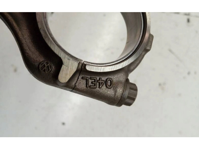  Поршень с шатуном  1831R0, MPI  Skoda Fabia Mk3 (NJ)  