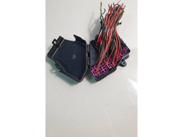 Блок предохранителей  8D2941824   Audi A8 S8 D3 4E    