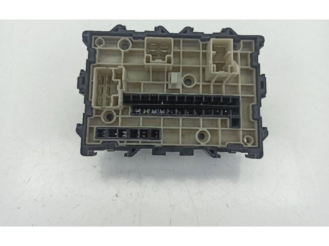 Блок предохранителей 24311F9910 Nissan PickUp