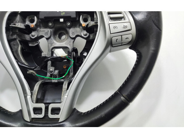 Volant Nissan Pulsar 2016