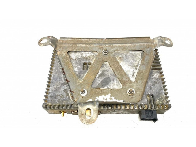 Радио/ проигрыватель CD/DVD / навигация