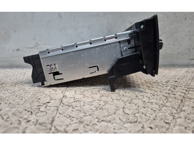 Радио/ проигрыватель CD/DVD / навигация 65129299445 BMW 1 E81 E87 2010