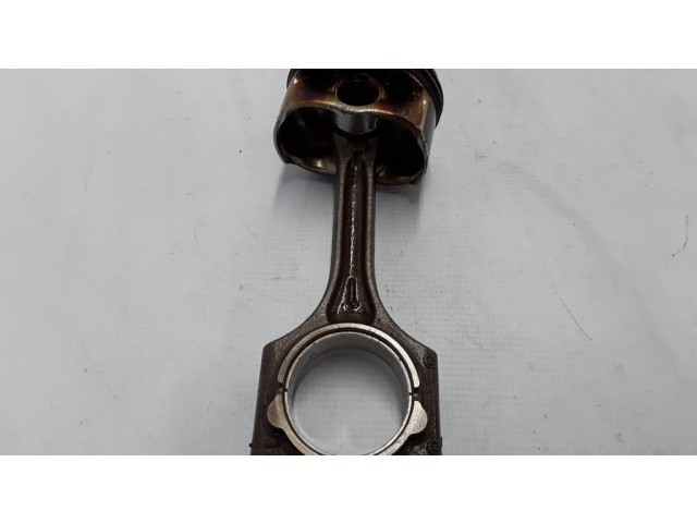  Поршень с шатуном  30637671  Volvo XC90 для бензинового двигателя 3.2