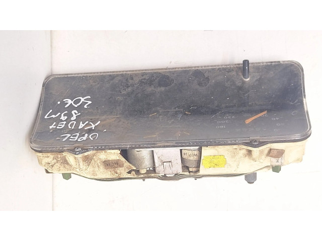 Přístrojová deska Chevrolet Kadett 1991