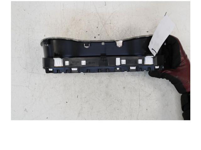 Панель приборов    Dacia Duster II       