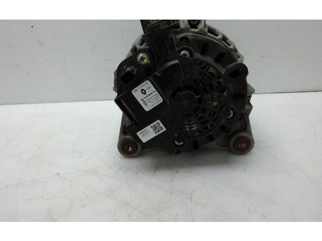 Генератор 231002175r Dacia Sandero