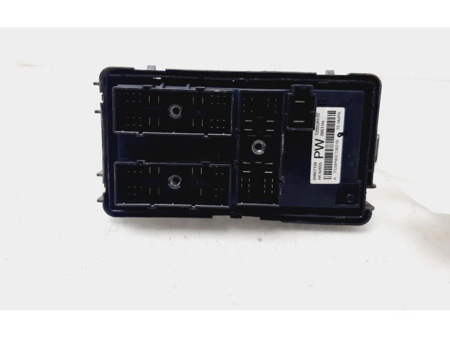 Блок предохранителей 96867129   Chevrolet Chevy Van      