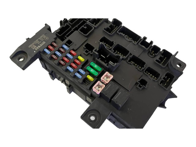 Блок предохранителей 8637B680 Mitsubishi Outlander