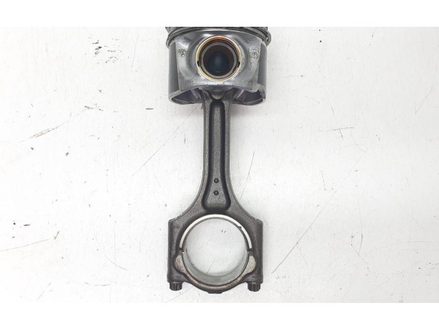 Píst 3140107082L175 Volvo V60