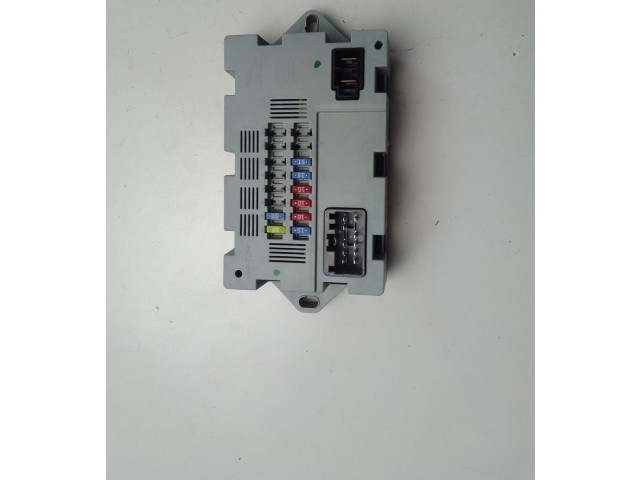 Блок предохранителей CPLA14Q073AA Jaguar XE