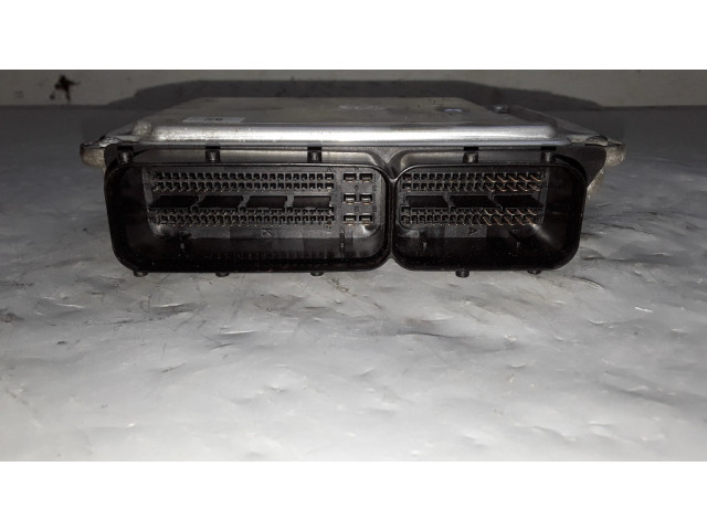 Řídící jednotka 03L906018CH, 03L906018BR Skoda Superb B6 (3T) 2011