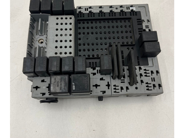 Блок предохранителей 08688434, 000002046479   Volvo S80    