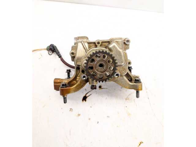 Масляный насос  B4204T23 31670242  Volvo S90, V90 