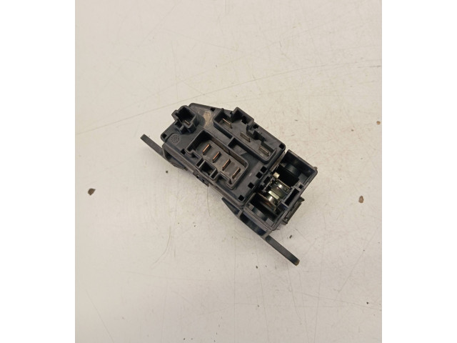 Блок предохранителей  8253T01, UR56   Ford Ranger    