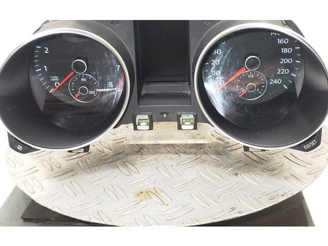 Панель приборов 5K0920871 Volkswagen Golf VI