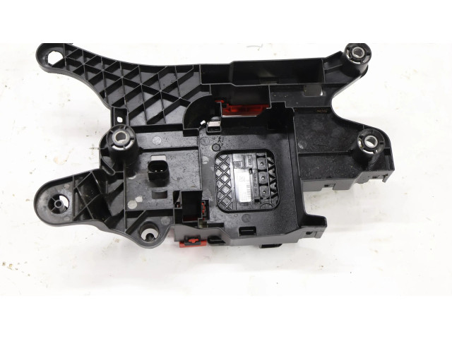 Блок предохранителей 2Q0915343C Audi A1