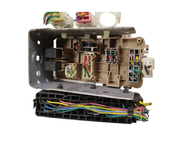 Блок предохранителей  JB200400   Subaru Forester SG    