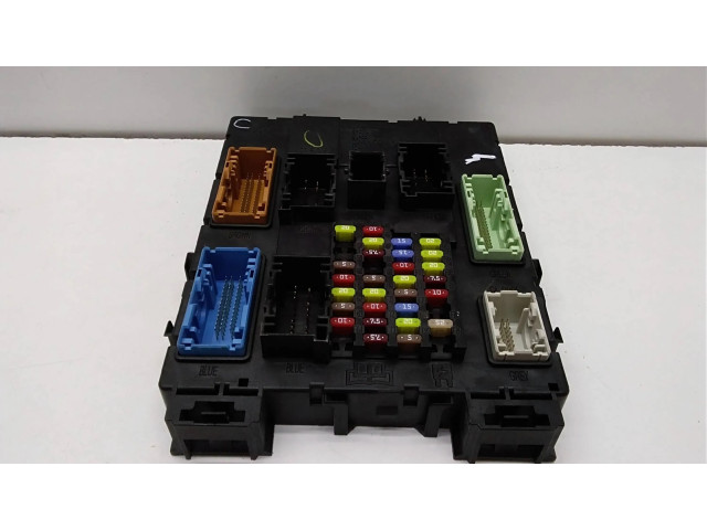   Pojistková skříňka DV6T14A073CD   Ford C-MAX II 2015