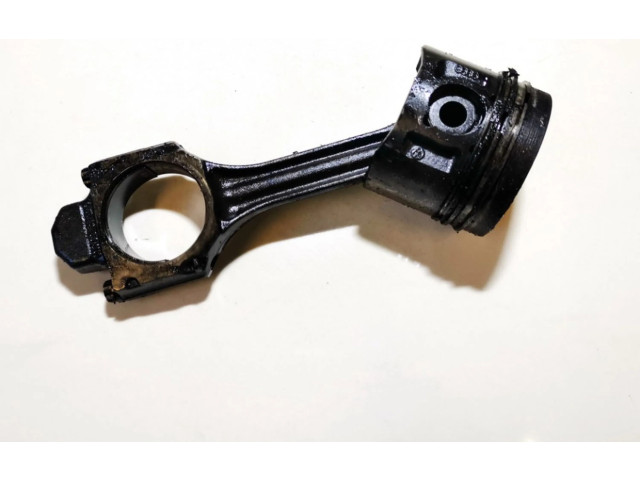 Поршень с шатуном Volkswagen Golf III