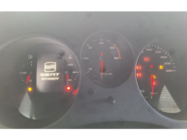 Přístrojová deska Seat Altea XL 2013