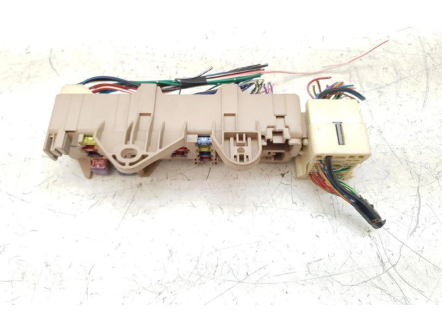 Pojistková skříňka 0E09-0551, 0E09-0551 Mazda 626 2001